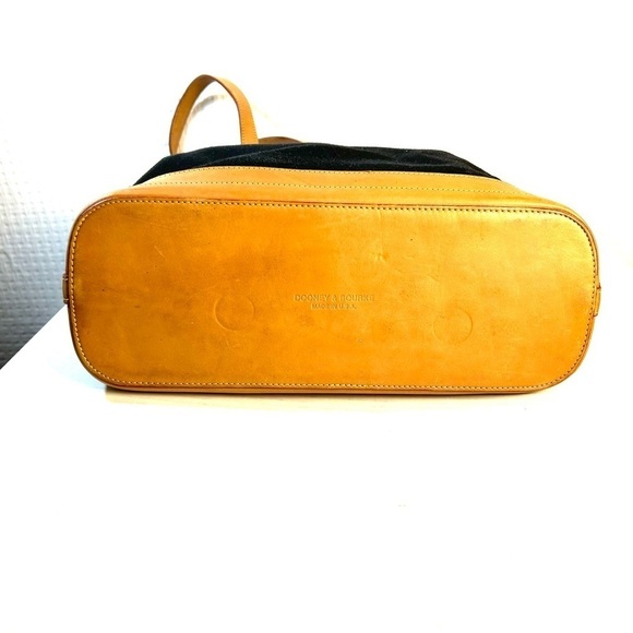 Dooney & Bourke Black and Tan Tote Bag - Picture 10 of 15